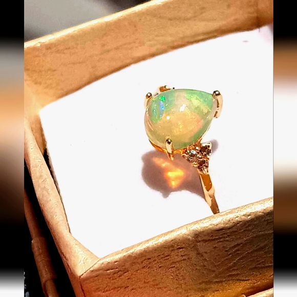 Elegant Ethiopian Opal Ring Sterling Silver New Size 8 - Picture 3 of 6